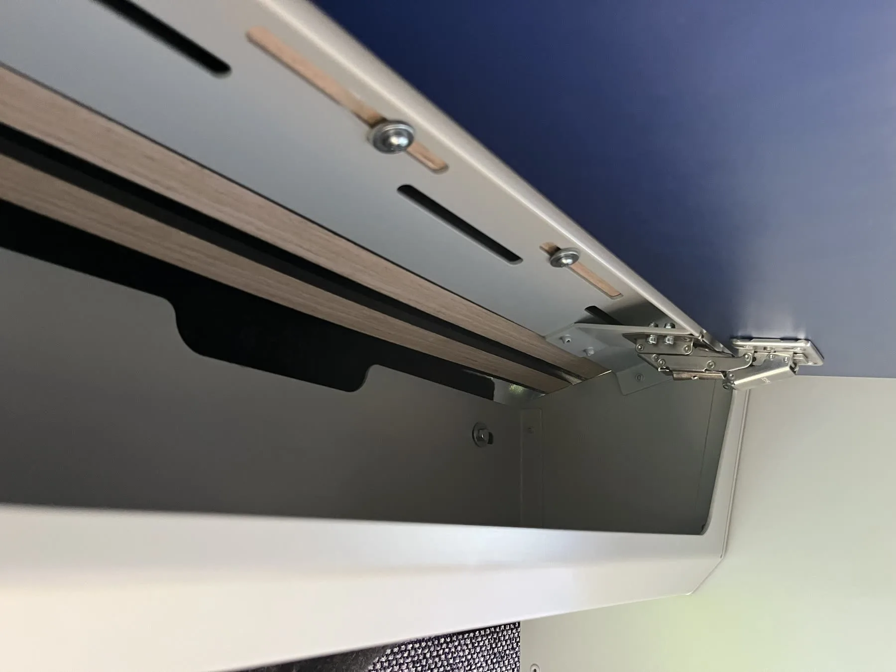 Overhead Cabinet Slim Detail
